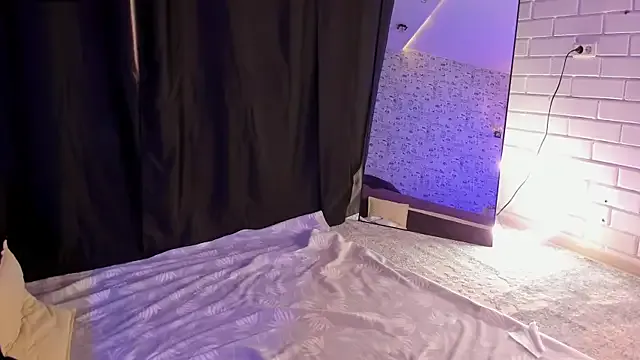 ladyred1ove – webcam model profile photo Image 5