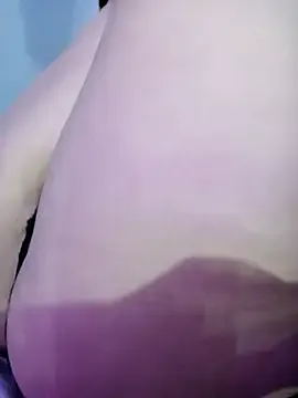 KatBigBum – webcam model profile photo Image 10