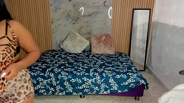 TastyTiffy – webcam model profile photo Image 5