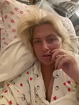 AmyRosi – webcam model profile photo Image 5