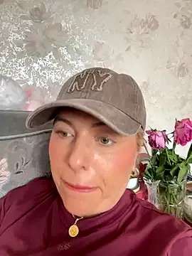 AmyRosi – webcam model profile photo Image 9