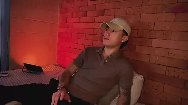 LilMsAlaska – webcam model profile photo Image 3