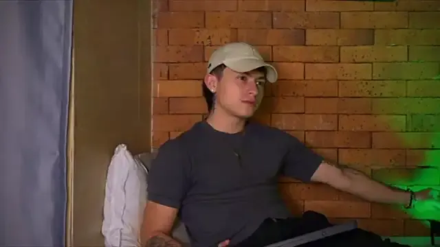 LilMsAlaska – webcam model profile photo Image 4