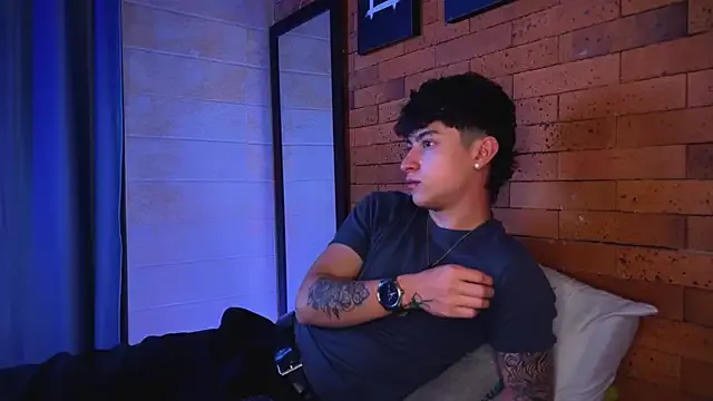 LilMsAlaska – webcam model profile photo Image 6