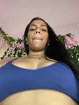 Yasmini – webcam model profile photo Image 5