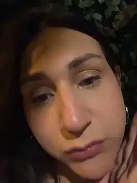 AmelieLaurent_ – webcam model profile photo Image 10