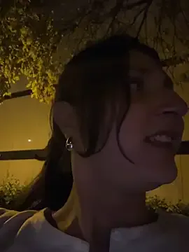 AmelieLaurent_ – webcam model profile photo Image 18