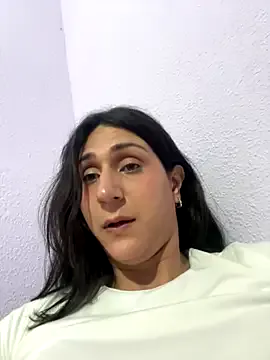 AmelieLaurent_ – webcam model profile photo Image 19