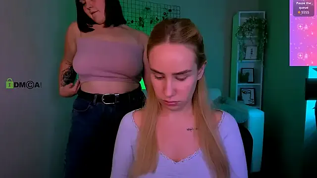 TrinitySuccubus – webcam model profile photo Image 19