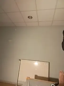 Iron_tous – webcam model profile photo Image 9