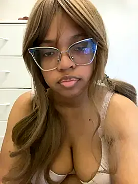 Lilybelle039 – webcam model profile photo Image 12