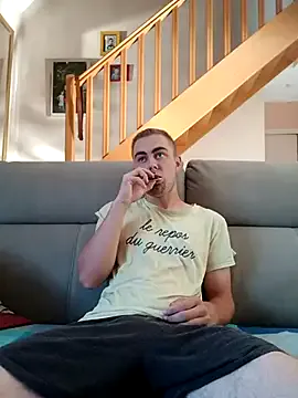 SaraVelour – webcam model profile photo Image 7