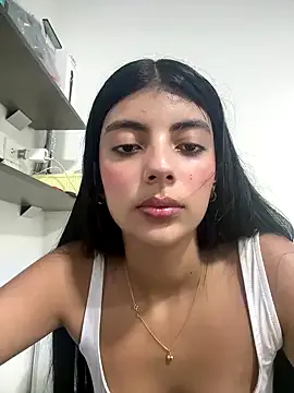 AmaraVix – webcam model profile photo Image 9