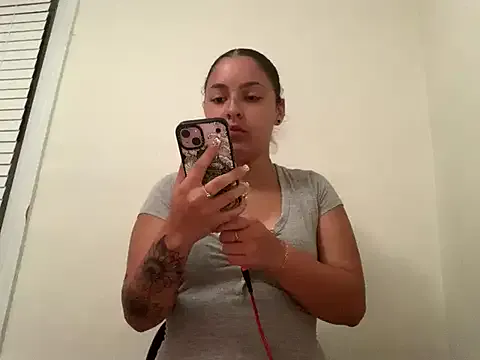 amberxxx – webcam model profile photo Image 13