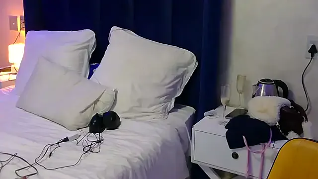 LeeMadison – webcam model profile photo Image 6