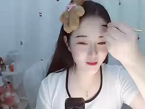 BrandiFire – webcam model profile photo Image 13