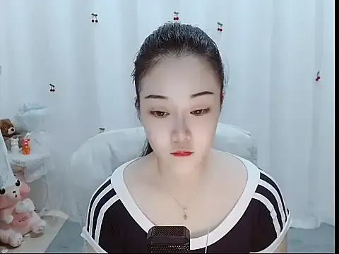 BrandiFire – webcam model profile photo Image 4