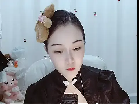 BrandiFire – webcam model profile photo Image 5