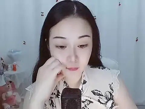 BrandiFire – webcam model profile photo Image 9