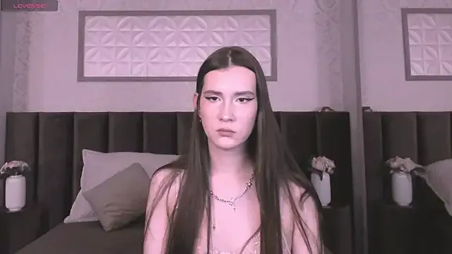 SelinePariss – webcam model profile photo Image 3