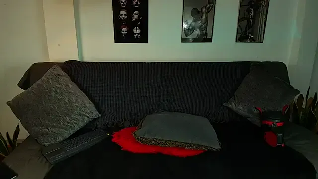 19xTHAxGOD – webcam model profile photo Image 3