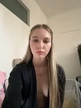 LiaRussel – webcam model profile photo Image 2