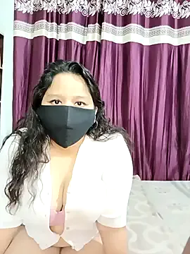 roouse – webcam model profile photo Image 9