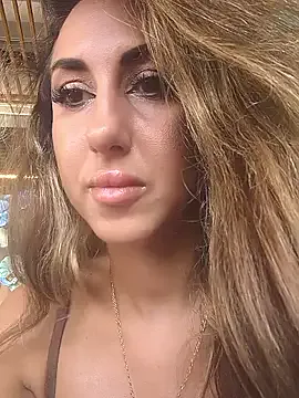 SunnyDesirexxx – webcam model profile photo Image 12