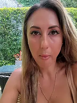 SunnyDesirexxx – webcam model profile photo Image 15