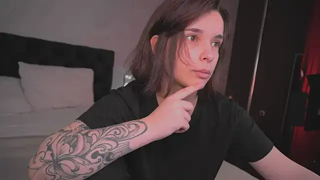 realreinaperez111 – webcam model profile photo Image 14