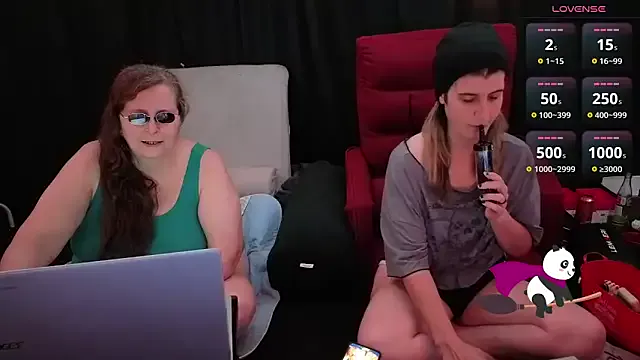 Shes_forbidden_fruit – webcam model profile photo Image 2