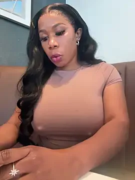 VeriaAndLeo – webcam model profile photo Image 13