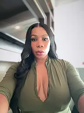 VeriaAndLeo – webcam model profile photo Image 5