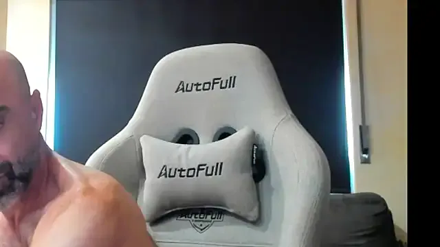 Perl44 – webcam model profile photo Image 10