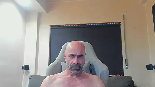 Perl44 – webcam model profile photo Image 18