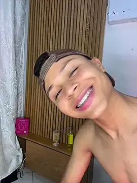 Sara_Conor – webcam model profile photo Image 11