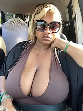 BigFineSelena Image 15