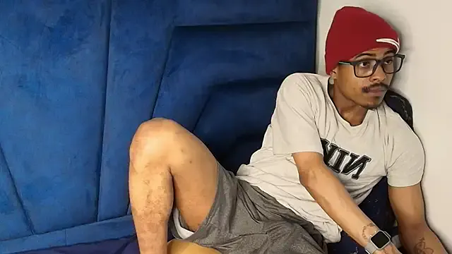 LolaLustful – webcam model profile photo Image 14