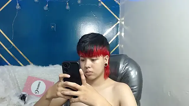 SavannahClark – webcam model profile photo Image 12