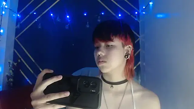 SavannahClark – webcam model profile photo Image 15