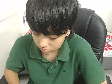 SavannahClark – webcam model profile photo Image 3