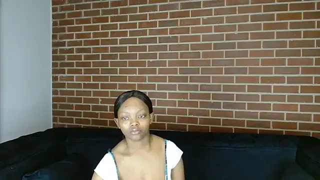 KymDeluxe – webcam model profile photo Image 6