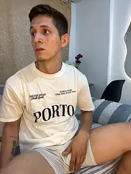 NaughtyMilfNextDoor – webcam model profile photo Image 17