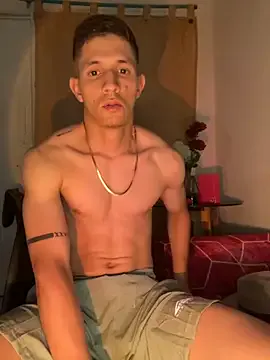 NaughtyMilfNextDoor – webcam model profile photo Image 4