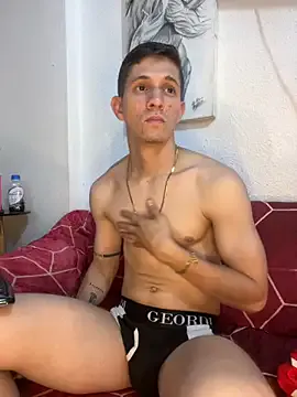 NaughtyMilfNextDoor – webcam model profile photo Image 8