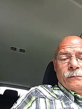 emely_606 – webcam model profile photo Image 16