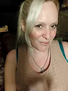 MelodyHillton – webcam model profile photo Image 18