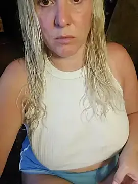 MelodyHillton – webcam model profile photo Image 4