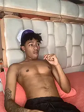 onlyforonenight – webcam model profile photo Image 15