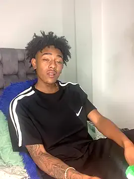 onlyforonenight – webcam model profile photo Image 6